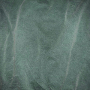 未亡人夫遗像前被欺负的背景故事
